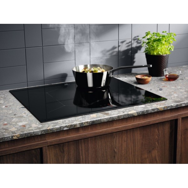 Варильна поверхня Electrolux EIS62453