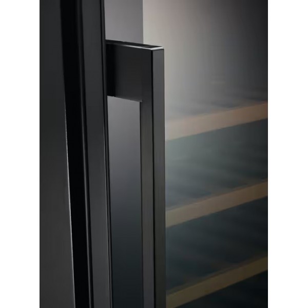 Винна шафа Electrolux EWUS020B5B