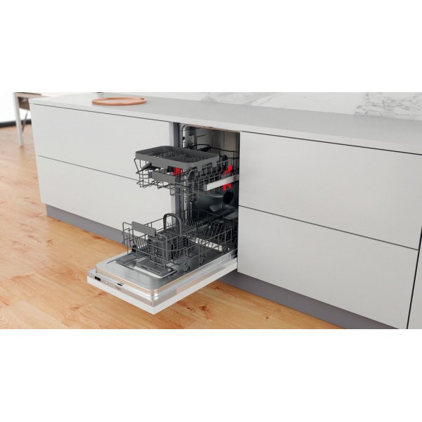 Посудомийна машина Whirlpool WSIC3M27C
