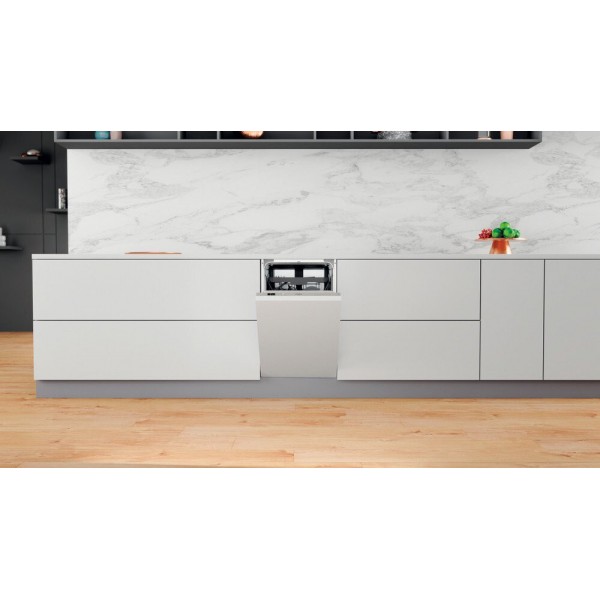 Посудомийна машина Whirlpool WSIC3M27C
